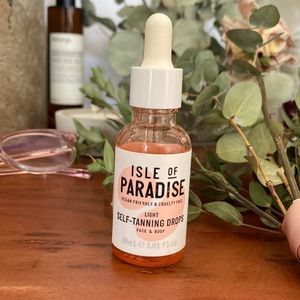 ISLE OF PARADISE SELF TANNING DROPS (LIGHT) – 1.01 OZ BOTTLE WITH DROPPER